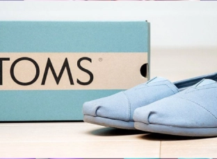 From Day to Night: Versatile TOMS Styles for Every Occasion