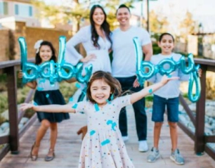 How SneakPeek Brings Gender Reveal Joy to Expecting Parents Sooner!