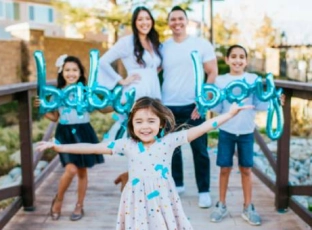 How SneakPeek Brings Gender Reveal Joy to Expecting Parents Sooner!